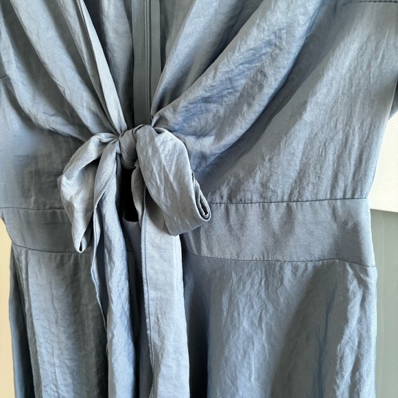 Petal + Pup Amanda Hi Lo Tie Front Dress Blue Small - Picture 5 of 8